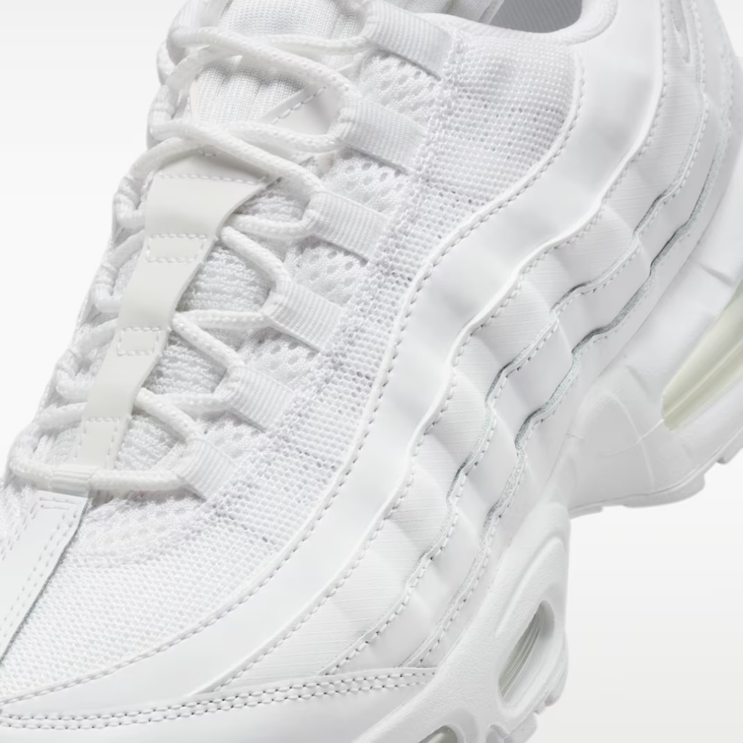 Zapatillas M95 Triple White Streetwear