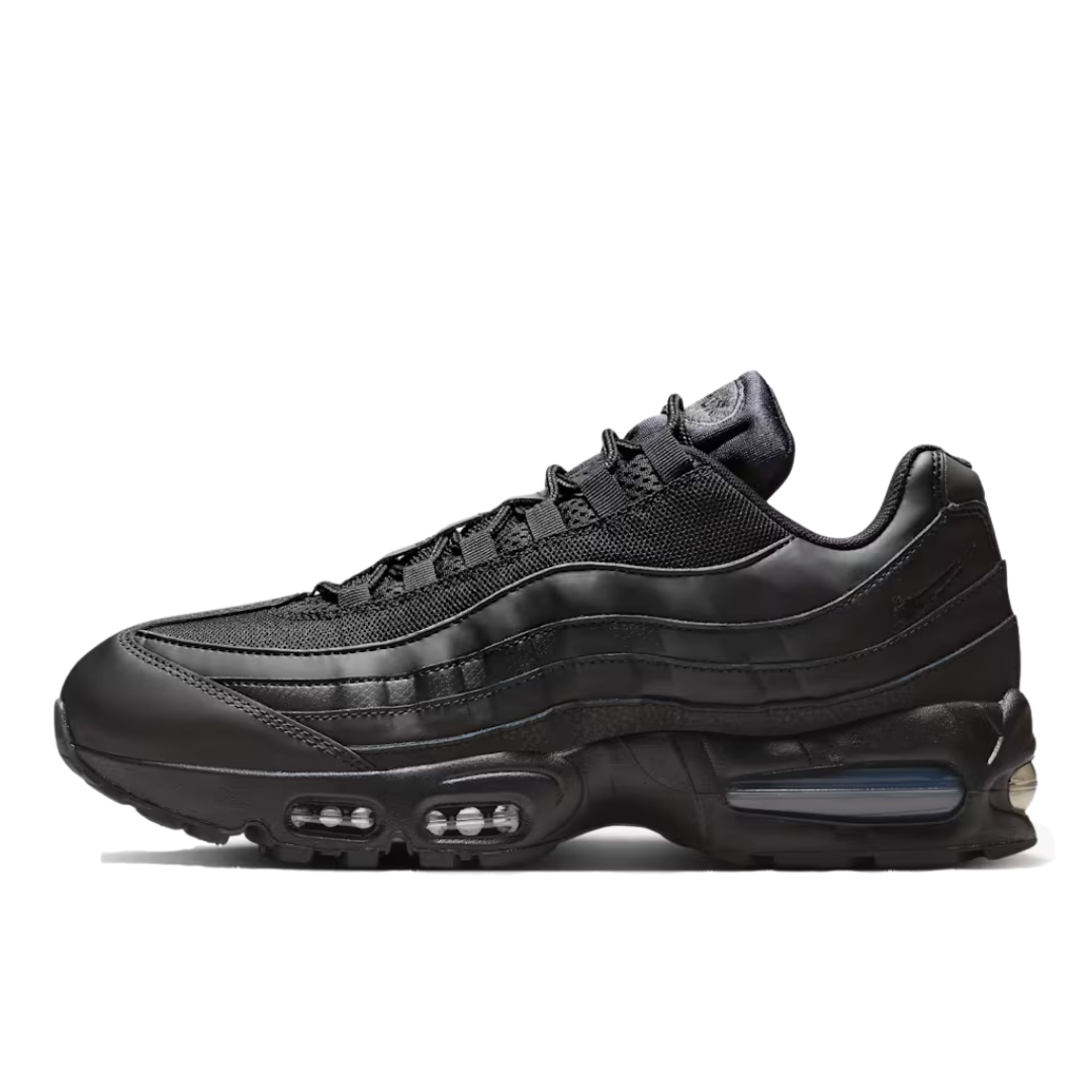 Zapatillas M95 Triple Black Streetwear