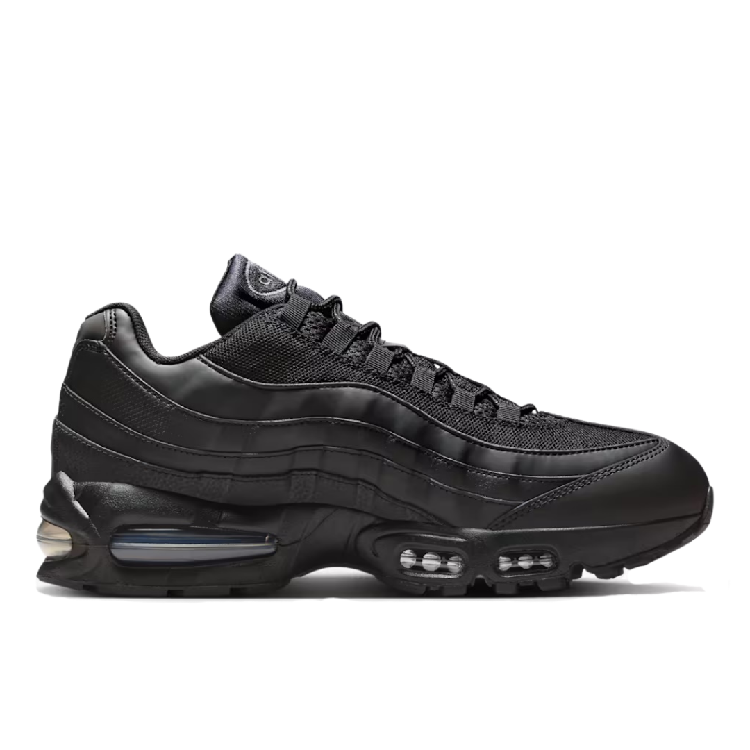 Zapatillas M95 Triple Black Streetwear
