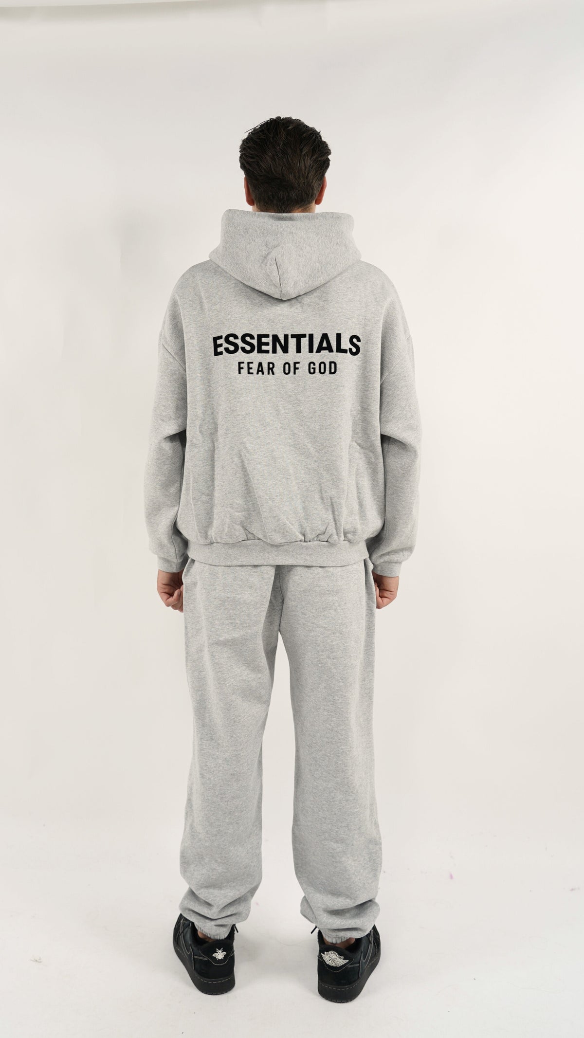 Conjunto Fear of God Essentials FW24 Light Heather Streetwear