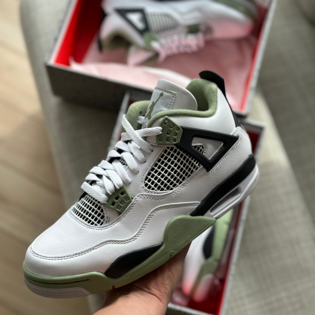Zapatillas Nike Air Jordan 4 Seafoam Streetwear