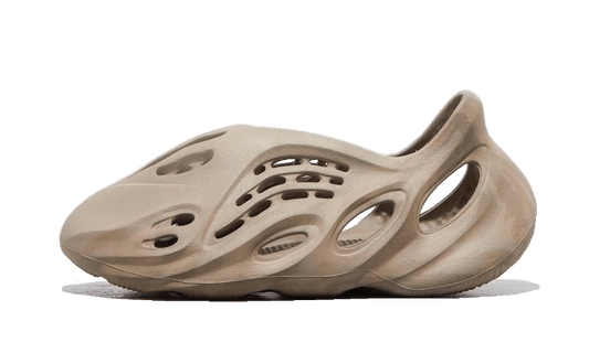Zapatillas Adidas Yeezy Foam RNNR Stone Sage Streetwear