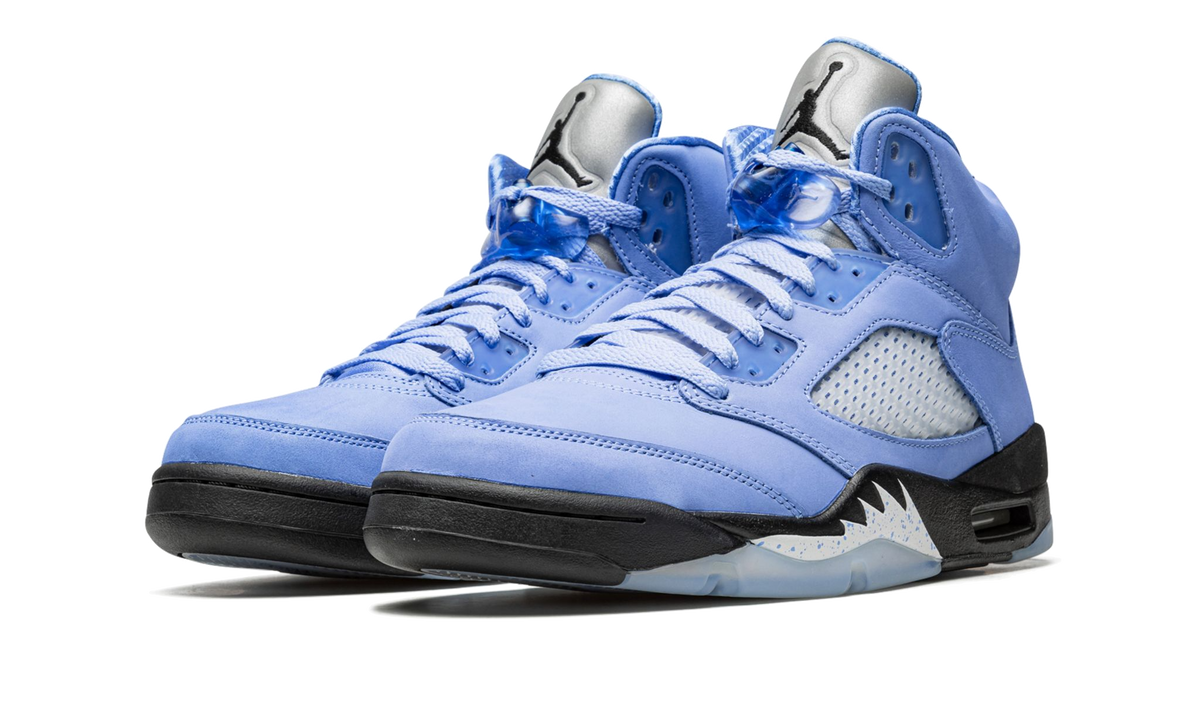 Zapatillas Air Jordan 5 UNC Streetwear