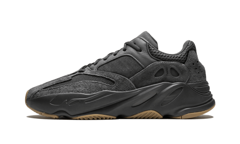 Zapatillas Adidas Yeezy 700 Utility Black Streetwear