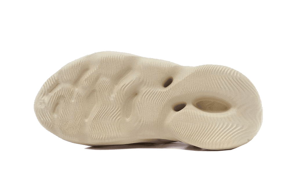 Zapatillas Adidas Yeezy Foam RNNR Sand Streetwear